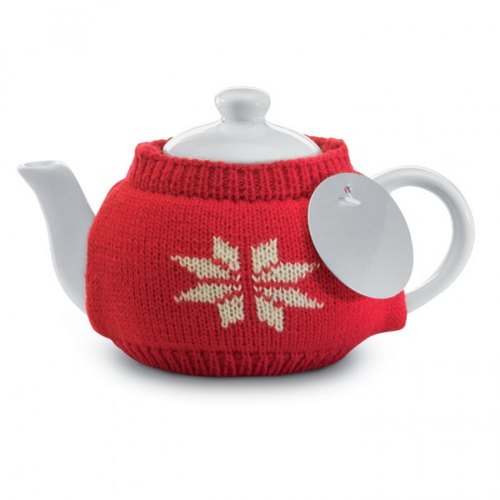 Ceramic teapot covered by a Nordic design jersey
